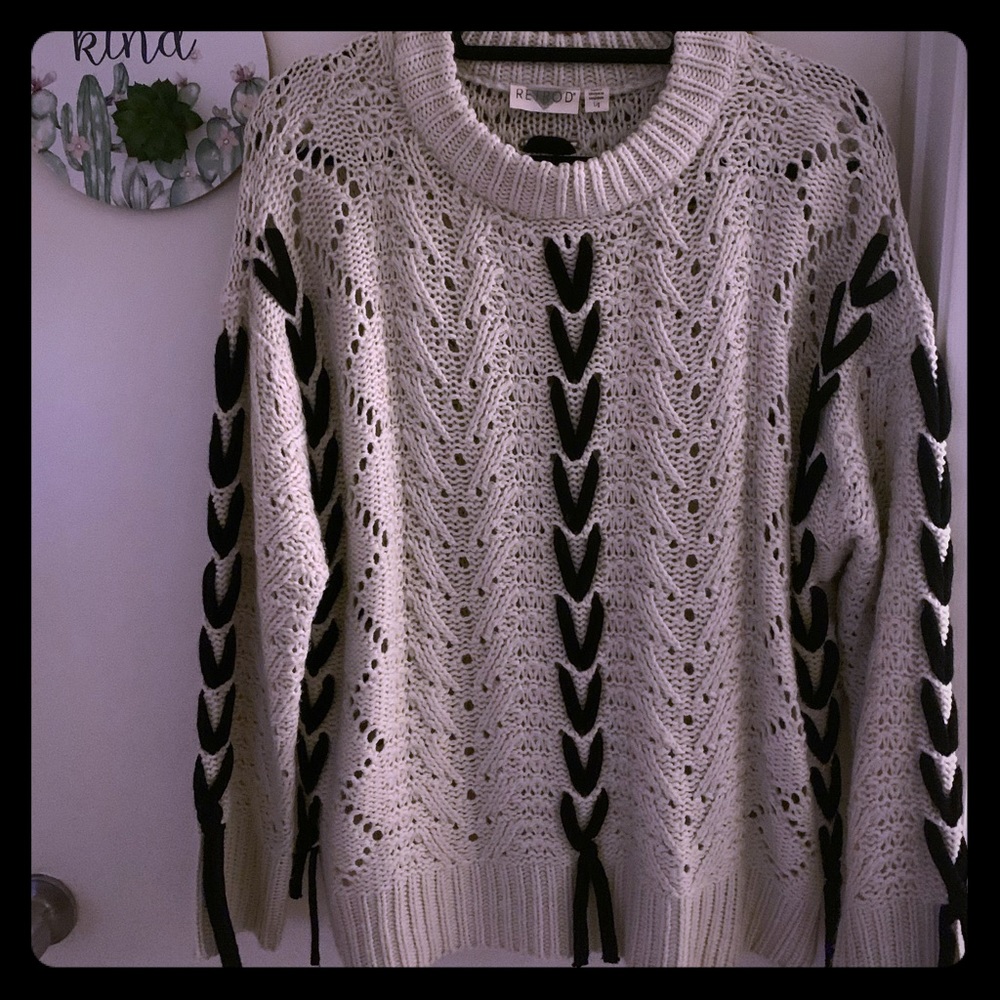 SOLD ~ Retrod Cable Knit Criscross Sweater L